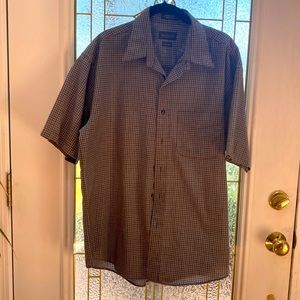 Van Heusen Size Large 16-16 1/2 Plaid Short Sleeve Button Down Wrinkle Free